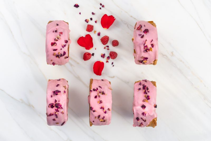 raspberry & cream crolls arapina