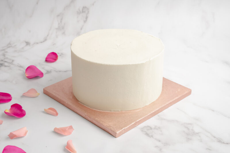 one tier classic wedding cake